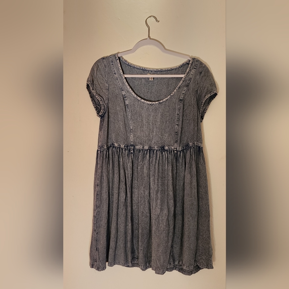 Ecote distressed denim top size medium